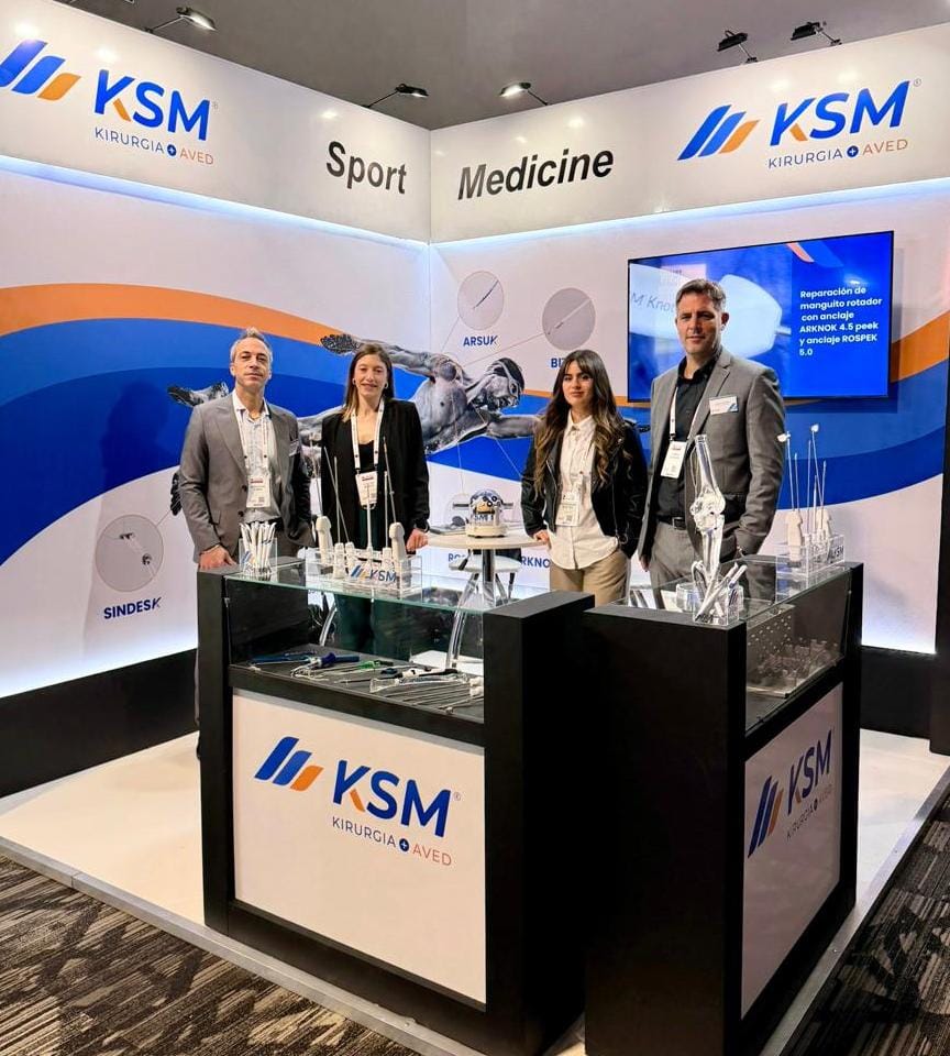Equipo de KSM en el Stand 1 del 18° Congreso Internacional de la AAA
